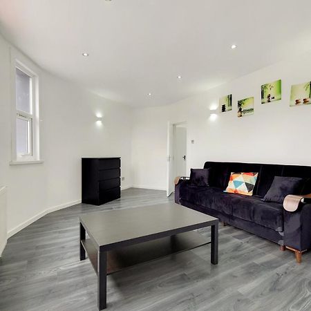 Lovely 4 Bed Apartment Perfect For Families! Londýn Exteriér fotografie