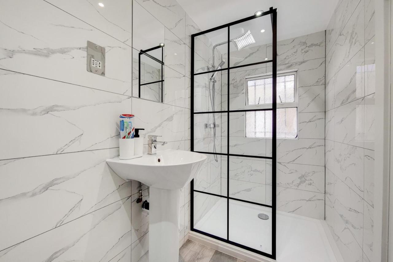 Lovely 4 Bed Apartment Perfect For Families! Londýn Exteriér fotografie